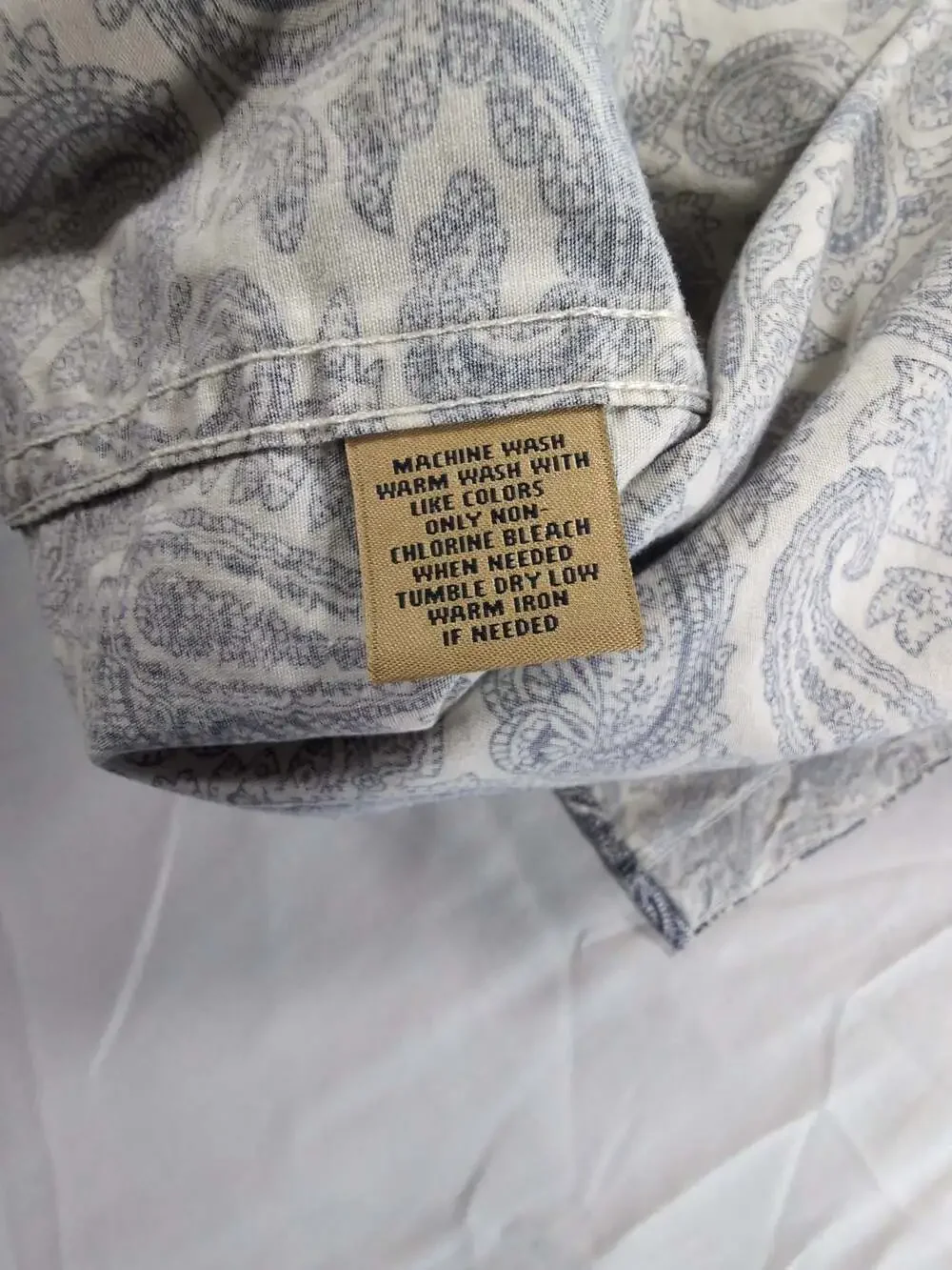 Daniel Cremieux Blue and White Paisley Long Sleeve Button-Down Shirt.  XL
